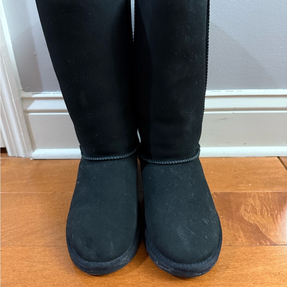 Classic Tall UGG boots, black. Women’s size 5. Like new!